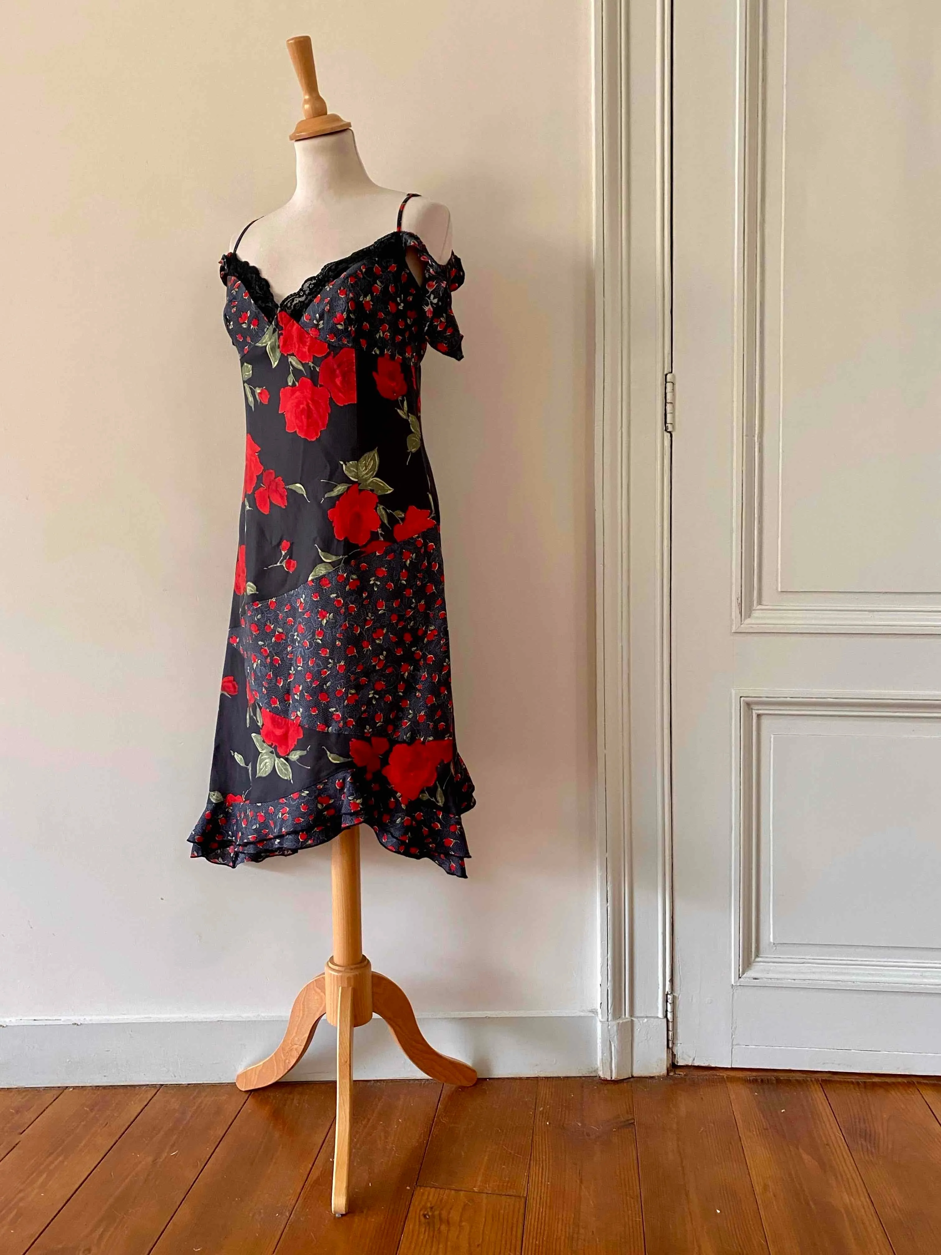 Robe fleurie en satin